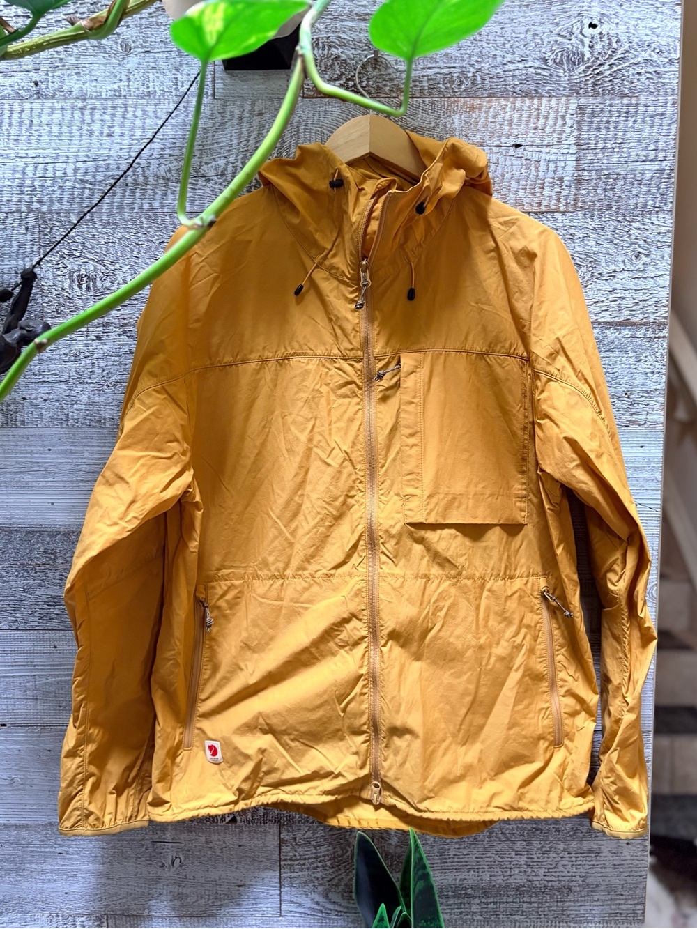 Fjallraven | "High Coast" Lightweight Packable Windbreaker Jacket - Men's Large